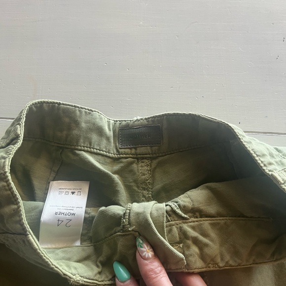 MOTHER women’s shaker green shorts size 24 - Picture 4 of 5